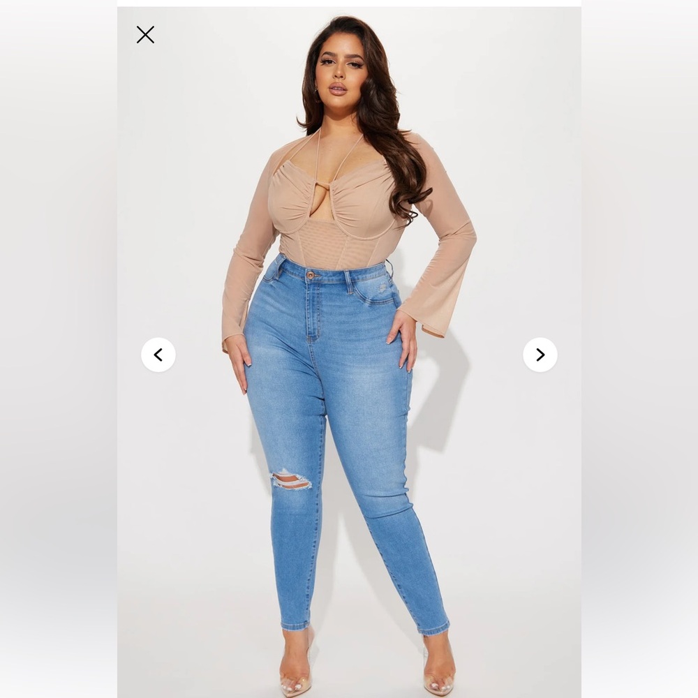 Stretch Curvy Ripped Skinny Jean - Light Wash